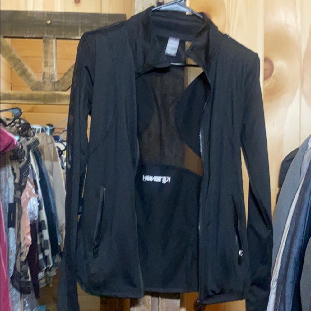 Kittenish zip up